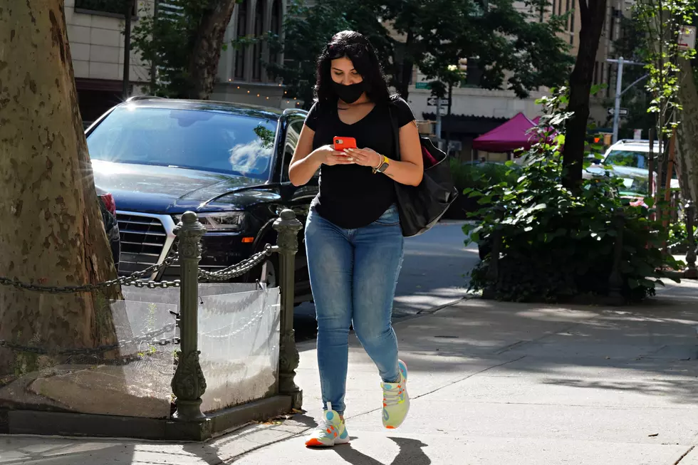 iPhone Users: There’s a Hack To Unlock Your Phone with a Mask On