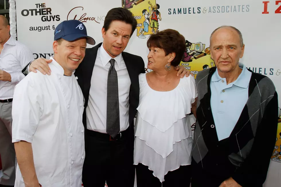 Mrs. Wahlberg Passes Away, Taylor New, & Britney: The Dish
